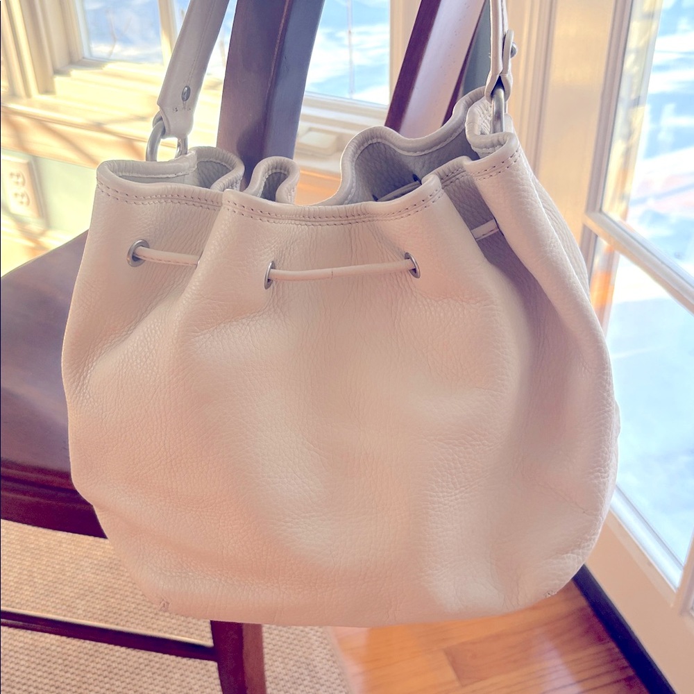 Cole Hahn Pebbled Leather Drawstring Shoulder Bag - like new! - Beautiful! - Picture 3 of 8